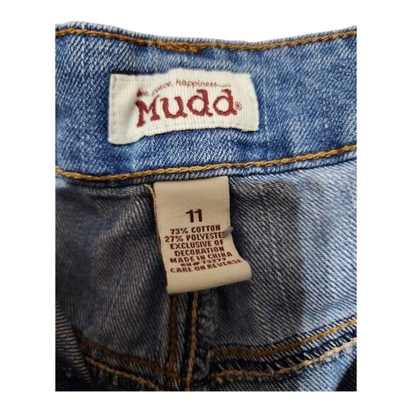 MUDD Jean shorts - Picture 3 of 4